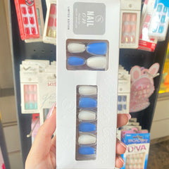 PAPER CRARE NAIL ON PRESS BLUE AND WHITE