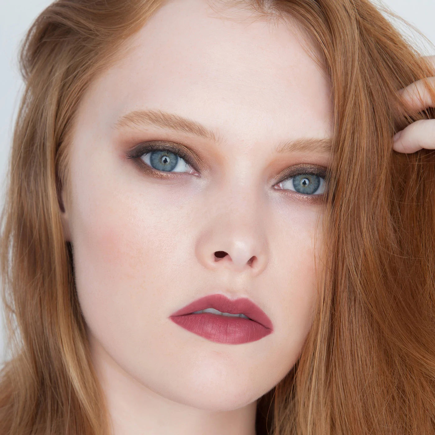 the Balm Charming MEET MATT(E) HUGHES Mini Long-Lasting Liquid Lipstick 1.2 mL Anwar Store