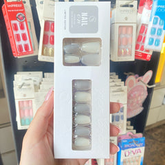 PAPER CRARE NAIL ON PRESS GREY & WHITE