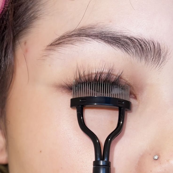 Annina Lash separator