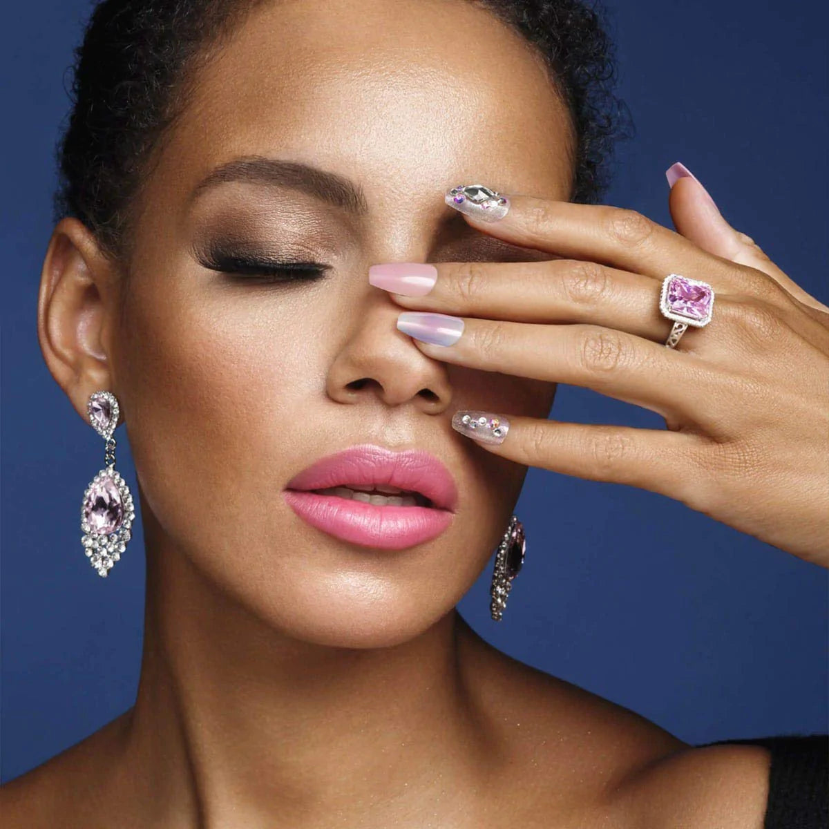 KISS Majestic Nails

In a Crown KMA02C NAILS Anwar Store