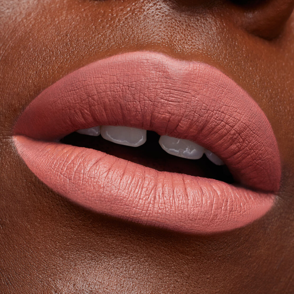 HUDABEAUTY Venus Light Beige Liquid Lipstick 1.9ML